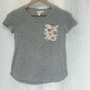 FULL TILT Floral Pocket V Neck Gray Tee